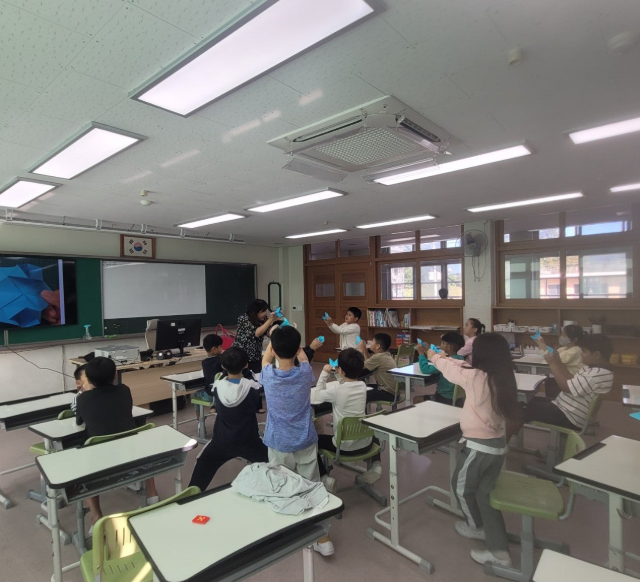 2025 학교지원: 다(多)함께 책놀이